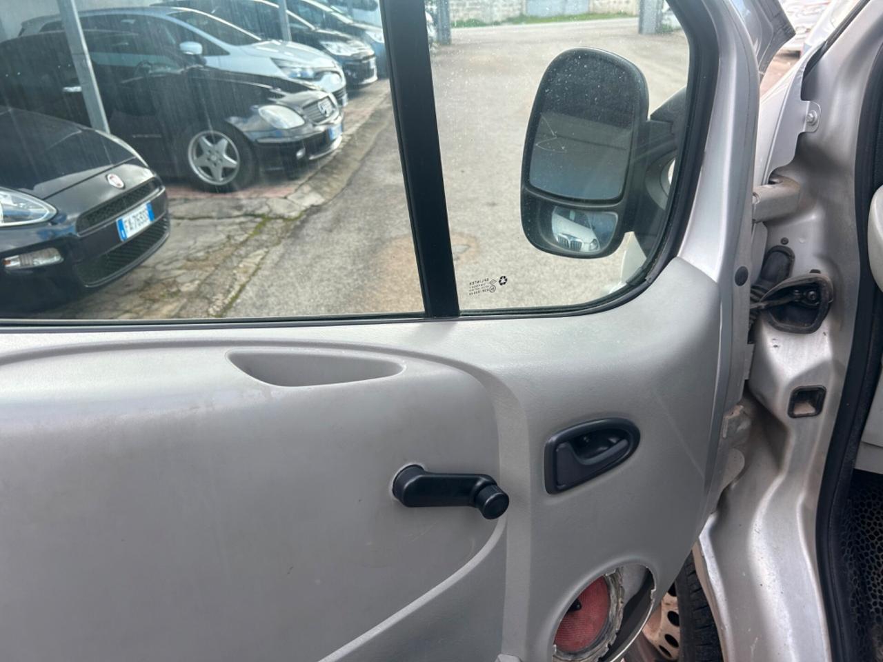 Renault Trafic T27 2.0 dCi/115 PC-TN Passenger 9 POSTI Confort