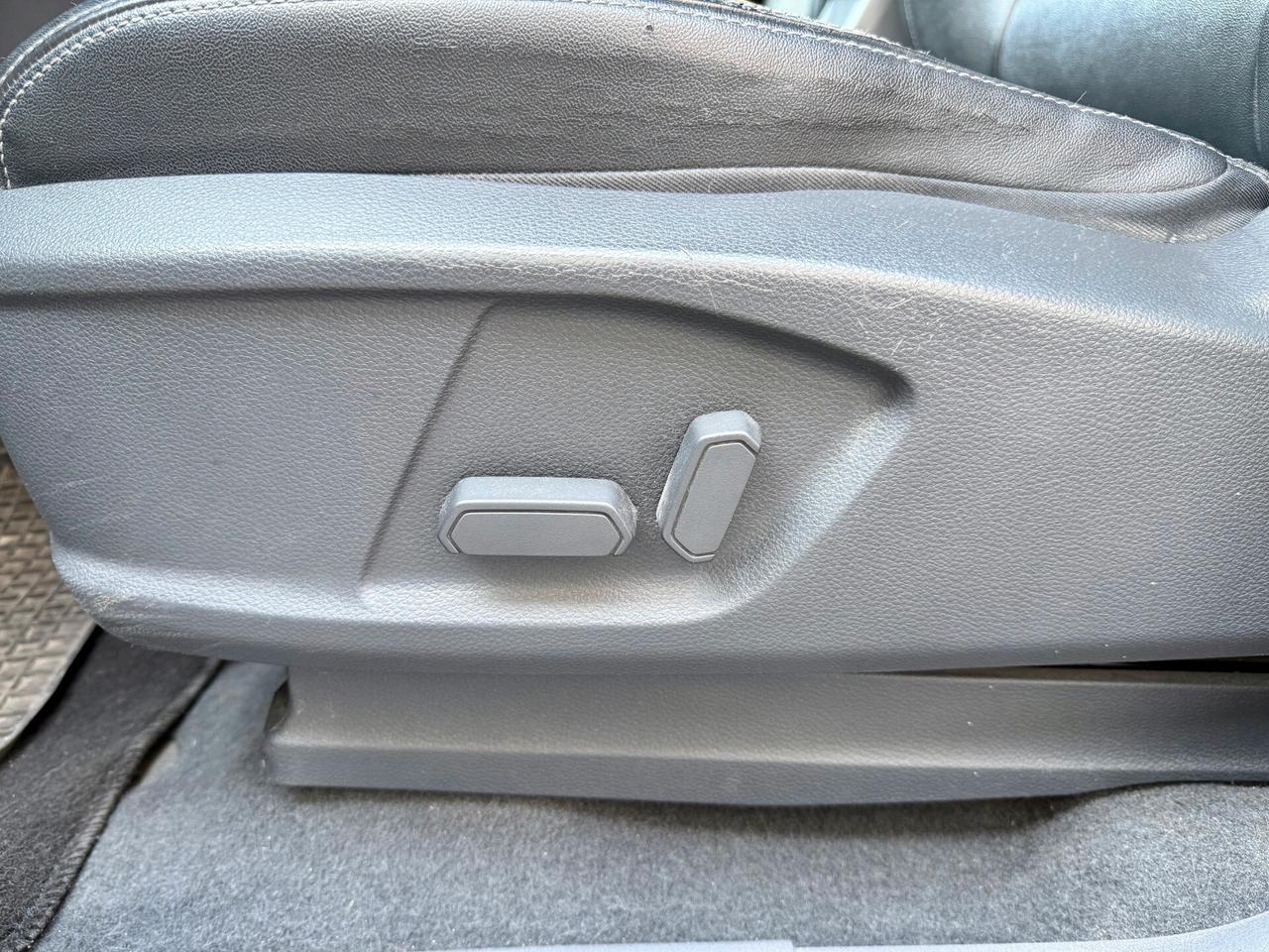 Ford Ranger 3.2 tdci double cab Limited 200cv auto con Cassone