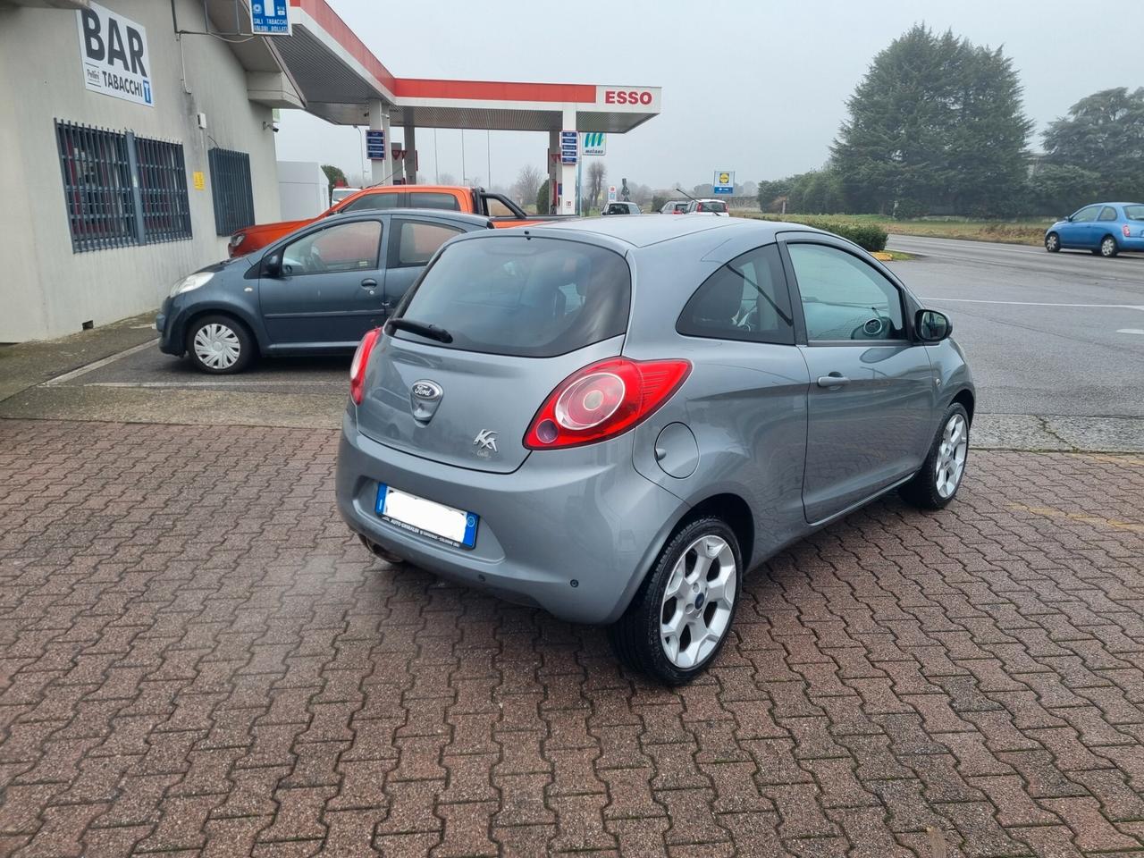Ford Ka 1.2 8V 69CV Titanium, solo 61.000 km! GARANZIA!
