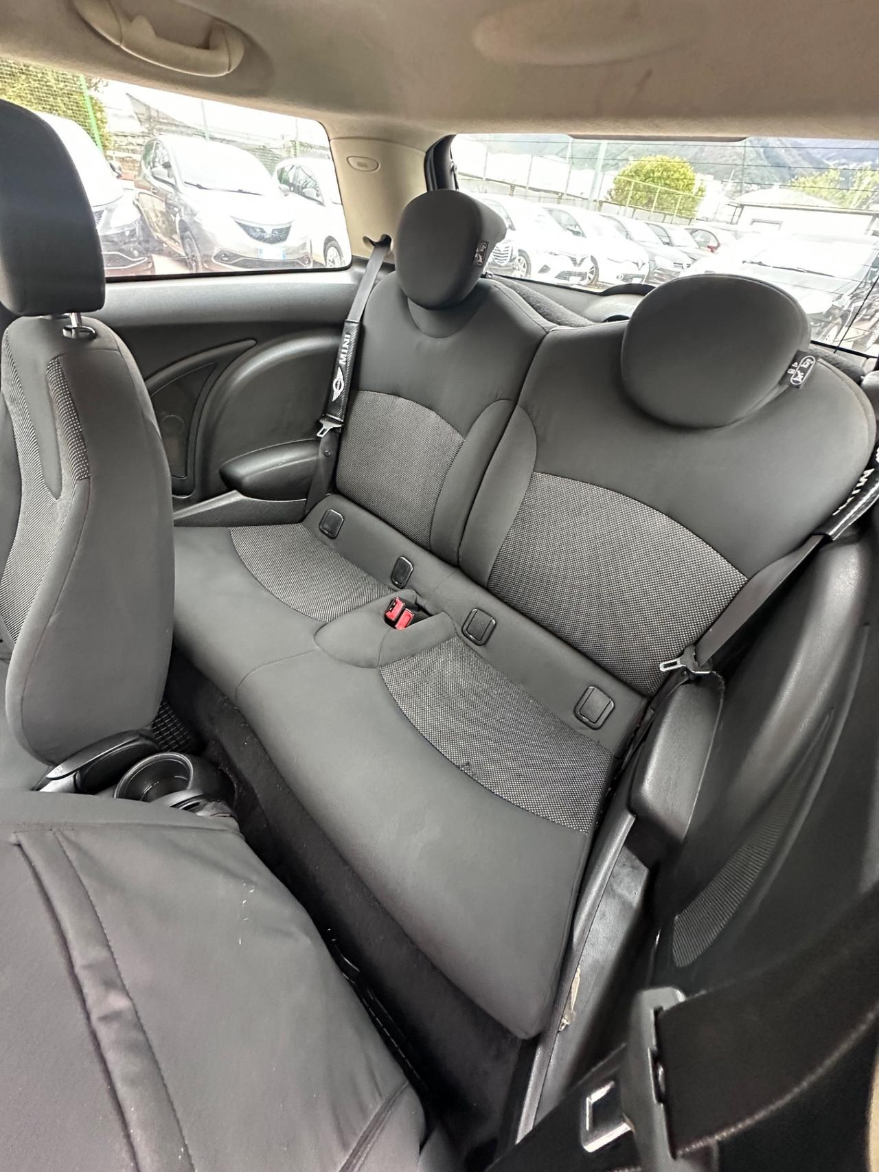 Mini 1.6 16V Cooper D