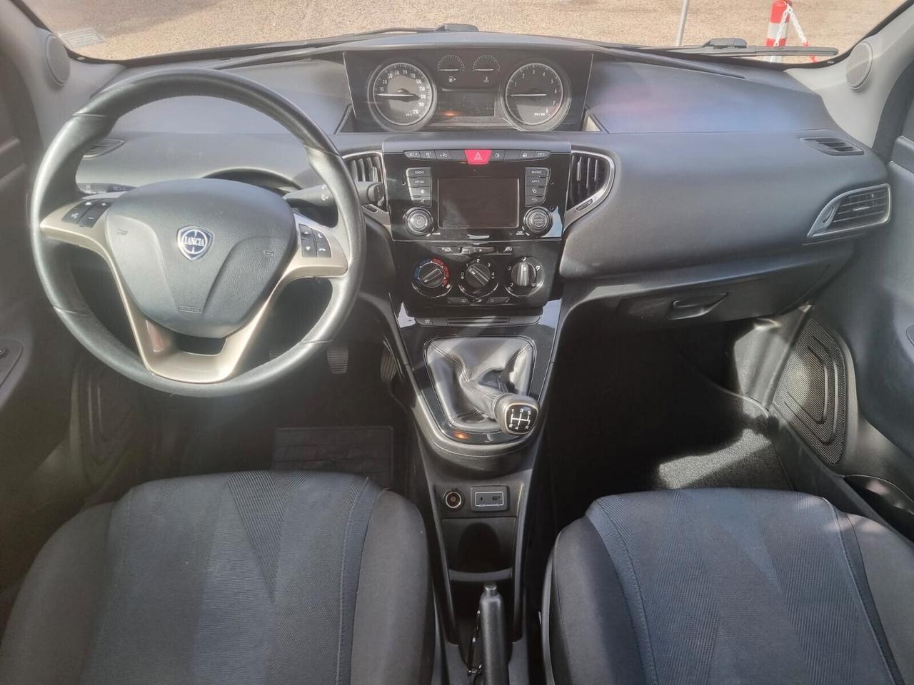 Lancia Ypsilon 1.2 69 CV 5 porte Gold