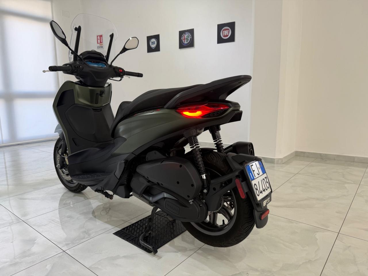 Piaggio Beverly 300 ABS - ASR DEEP BLACK
