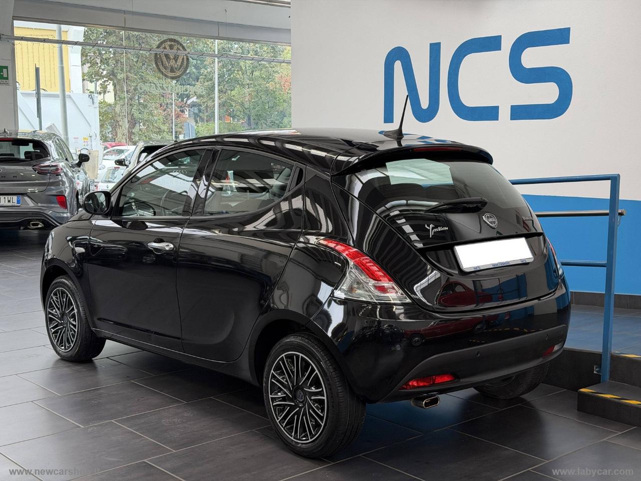 LANCIA Ypsilon 1.0 FireFly 5p.S&S Hybryd Gold NEOPATENTATI