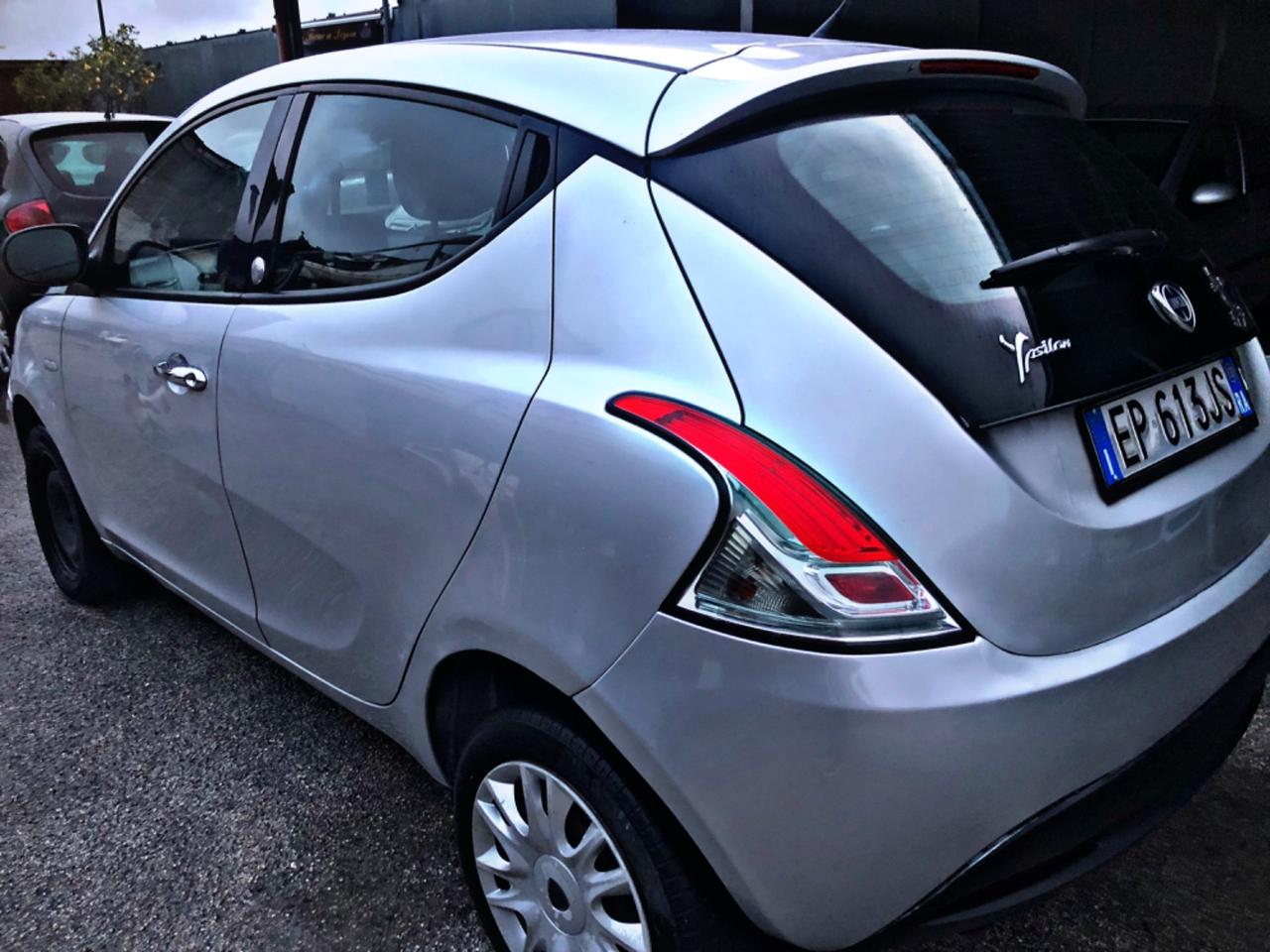 Ypsilon 0.9 TwinAir Metano Ecochic 2013