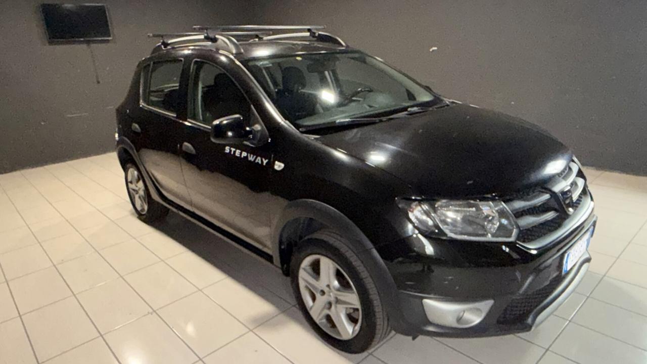 DACIA SANDERO DEL 2016 EURO 6B CAMBIO AUTOMATICO
