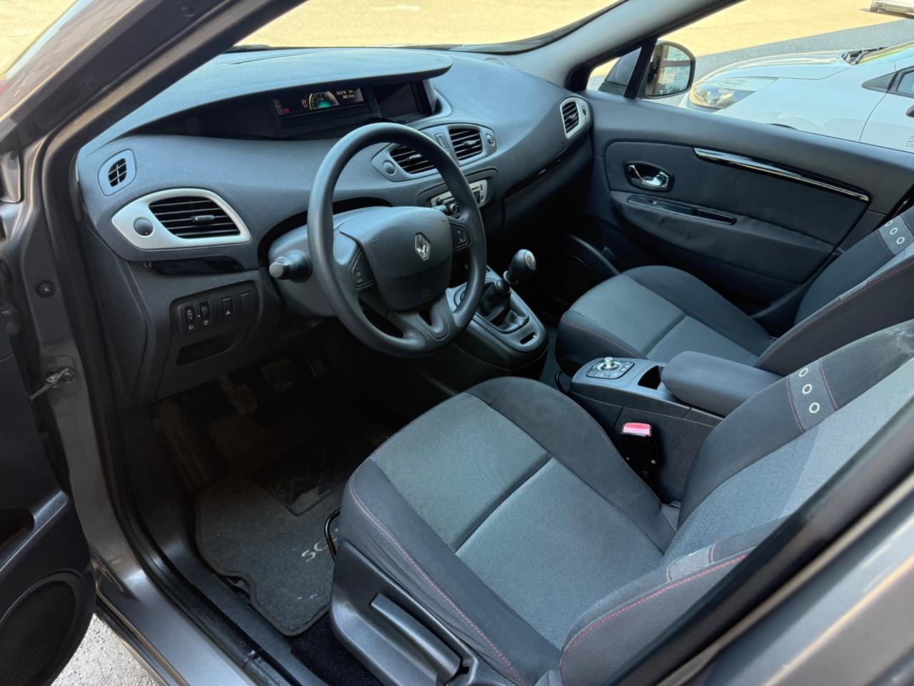 Renault Scenic 1.5 dCi 110CV EDC Bose 7 Posti