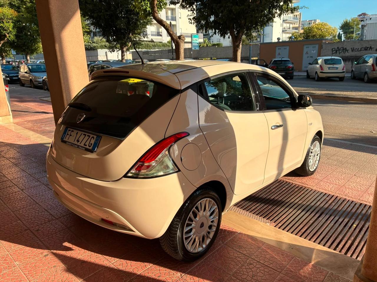 Lancia Ypsilon 1.2 69 CV 5 porte Silver