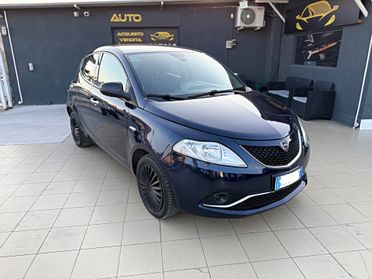 Lancia Ypsilon 1.2 69 CV 5 porte Platinum Garanzia 12 Mesi