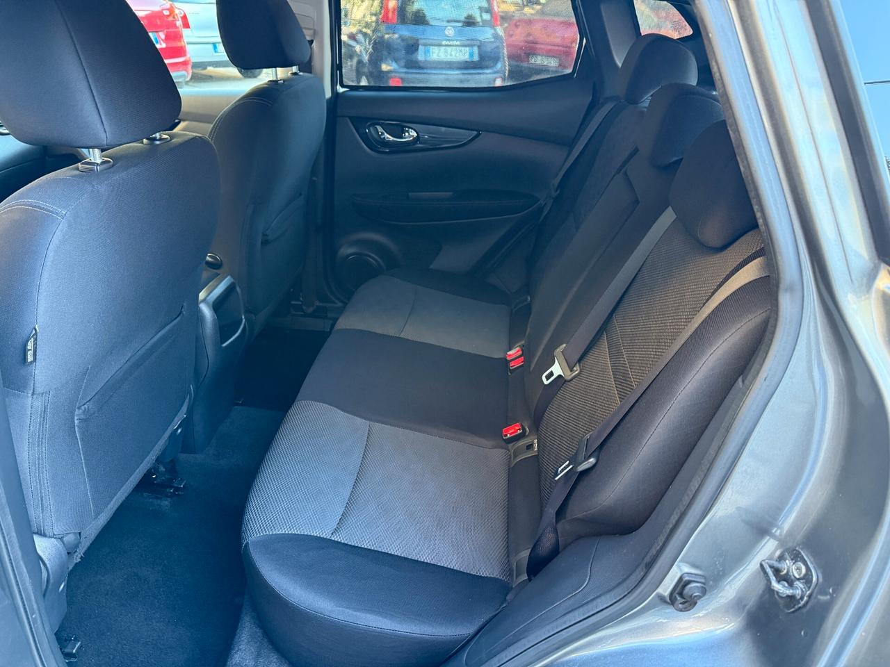 Nissan Qashqai 1.6 dCi 2WD Visia CAMBIO AUTOMATICO