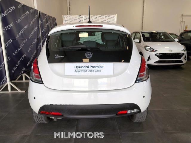 LANCIA Ypsilon 1.2 69 CV 5 porte GPL Ecochic Silver
