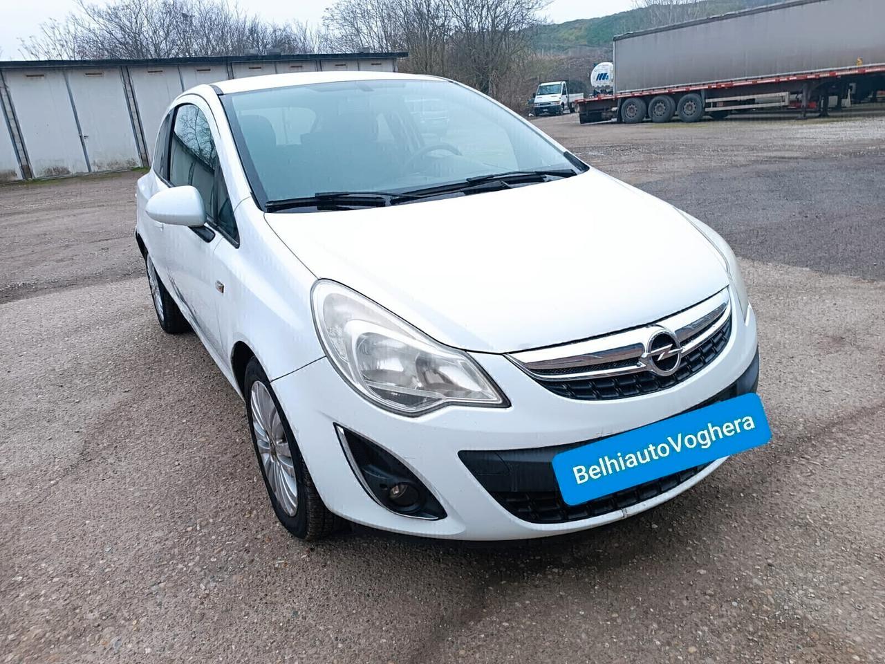 Opel Corsa 2011---1.2 Benzina Neopatentati