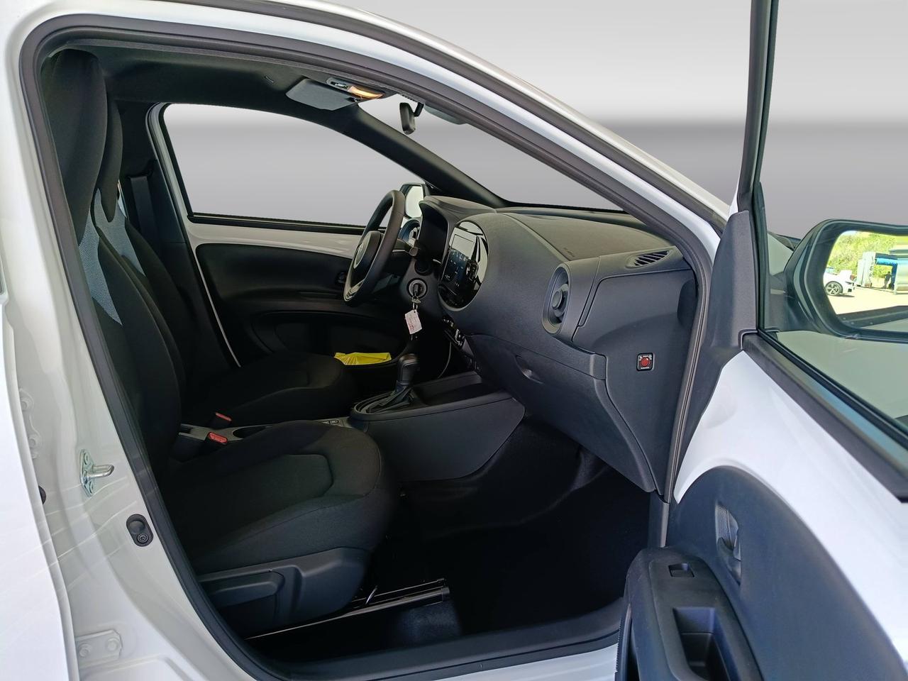 TOYOTA AYGO X HEV MC26