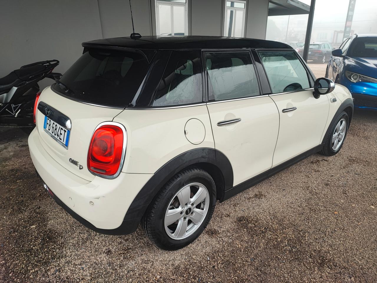 Mini 1.5 Cooper D Business XL 5 porte