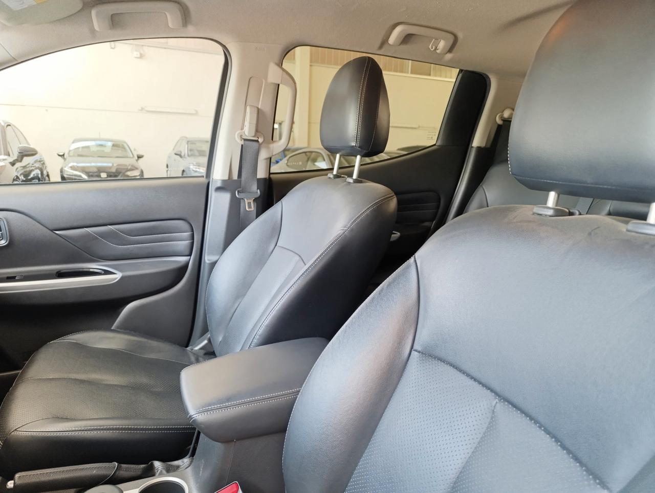 Mitsubishi L200 Double Cab L200 d.cab 2.3d Intense 4wd 150cv auto