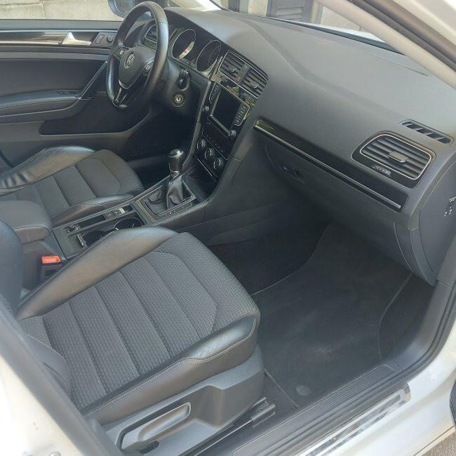 Volkswagen Golf 1.6TDI 110CV R-LINE