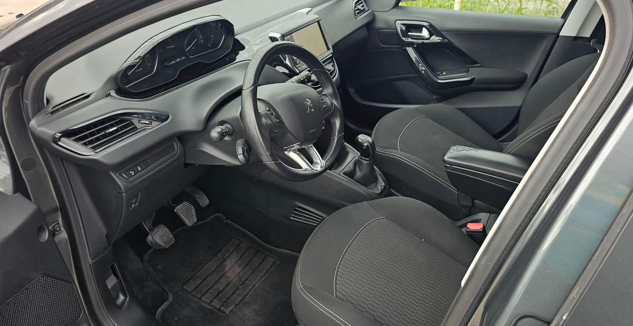 Peugeot 208 PureTech 82 5p. GPL Allure