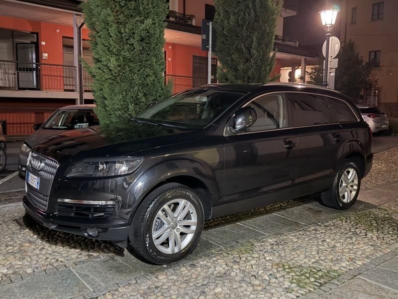 Audi Q7 3.0 V6 TDI 233CV quattro tiptronic