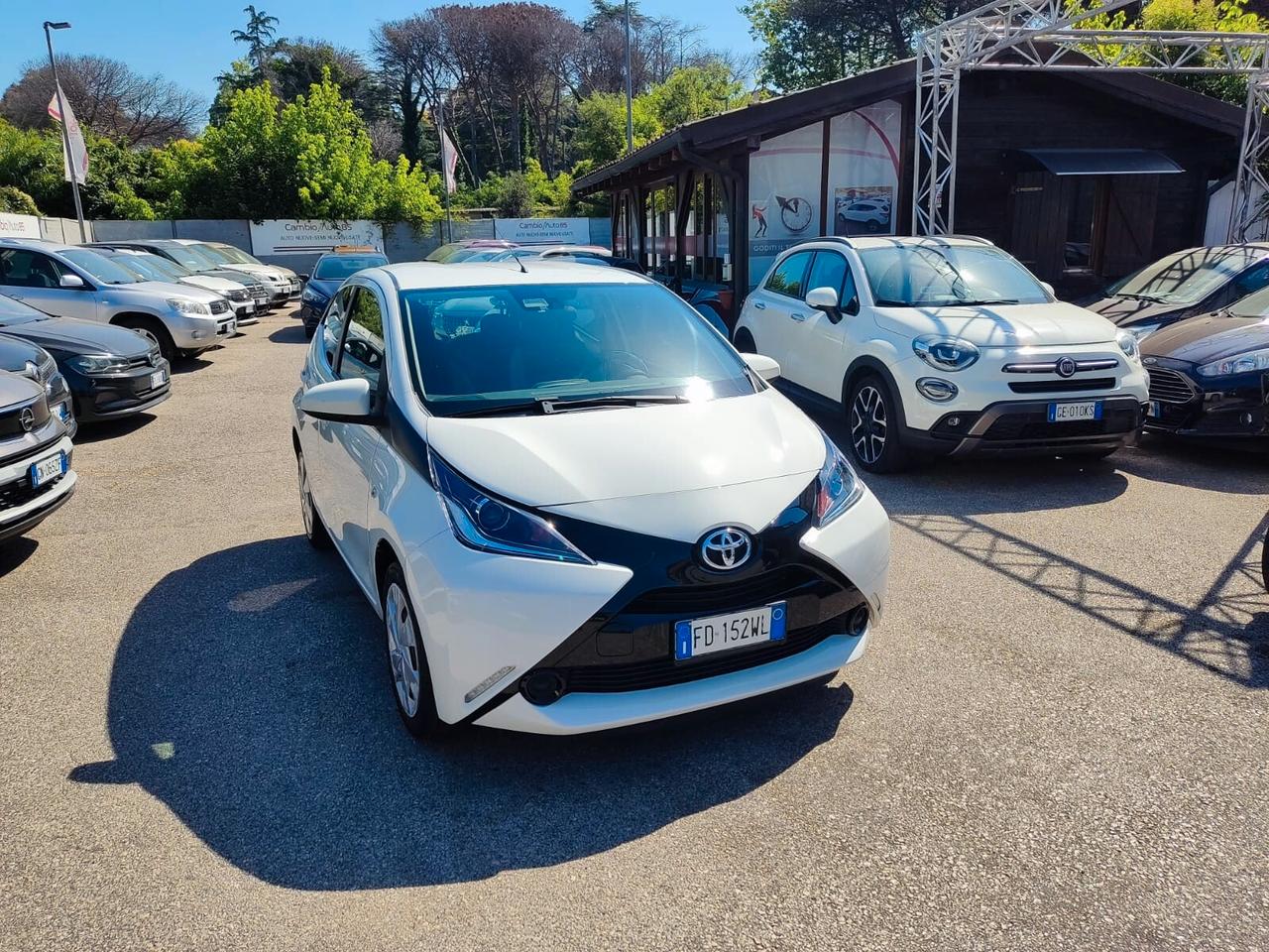 Toyota Aygo 1.0 VVT-i 69 CV 5 porte x-clusiv