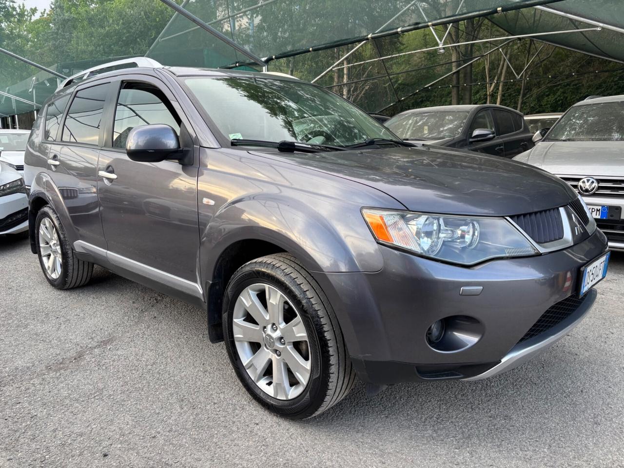 Mitsubishi Outlander 2.2 DI-D 7 posti 4x4