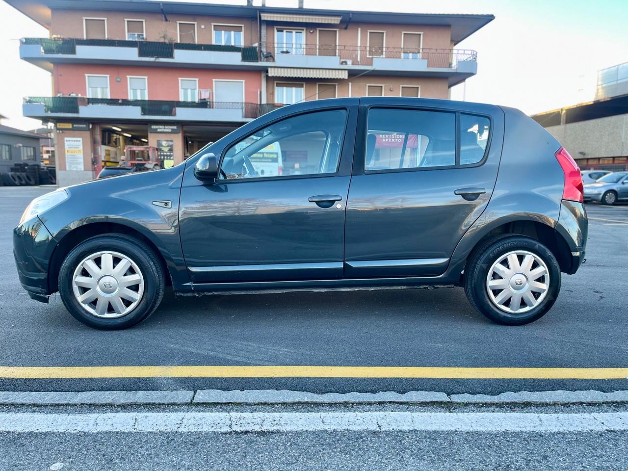 Dacia Sandero 1.4 8V Lauréate