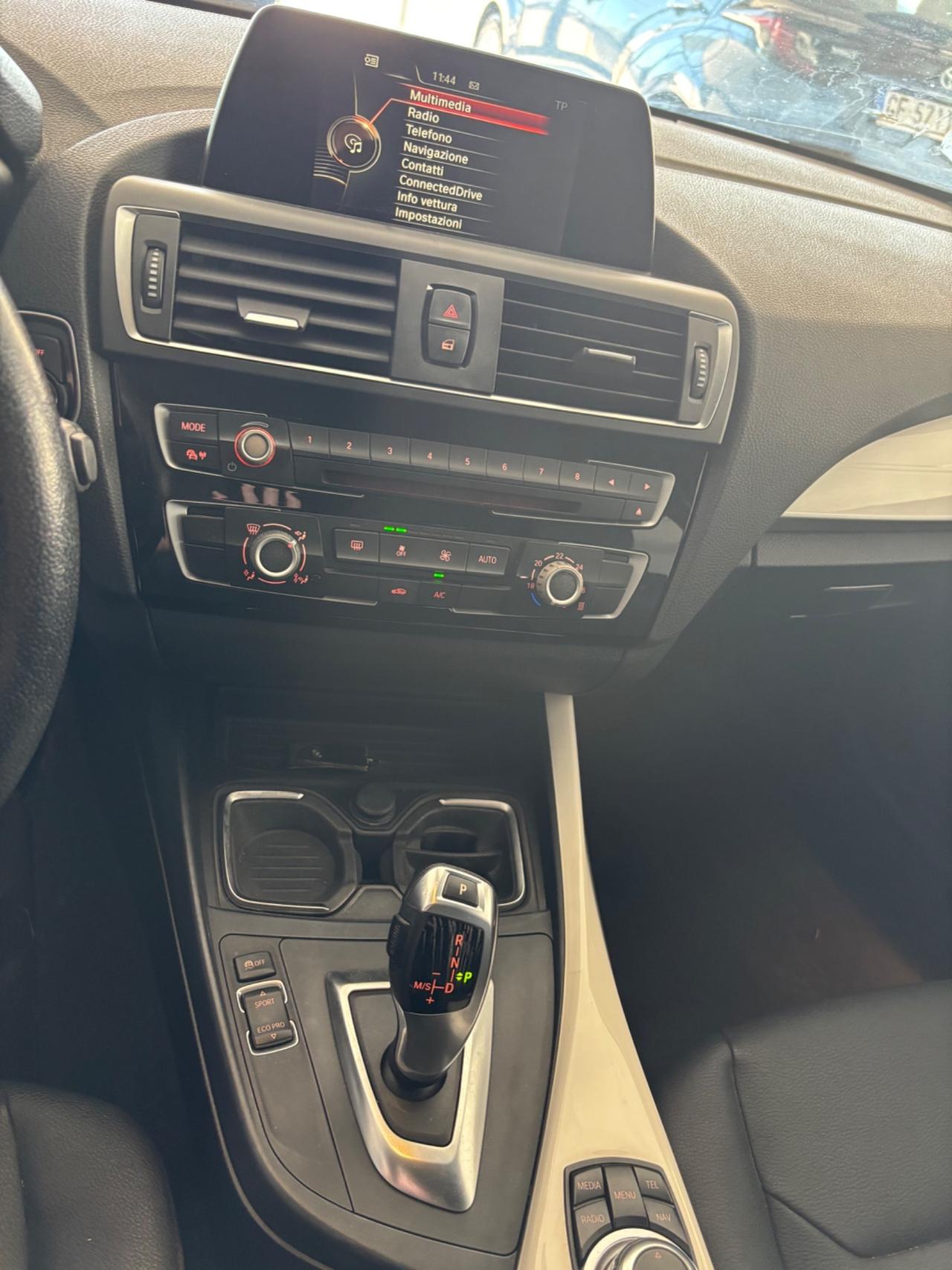 Bmw 116 116d 5p. Urban