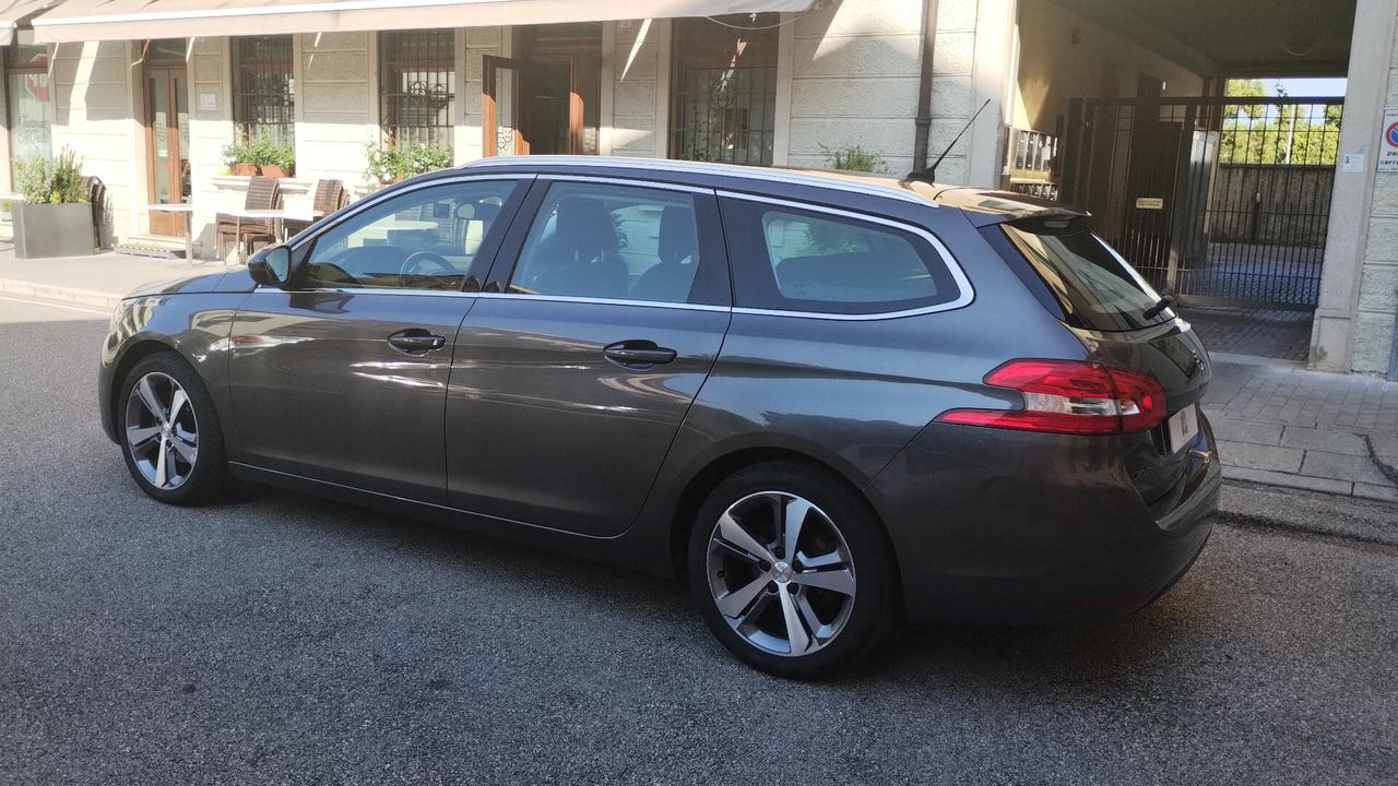 Peugeot 308 BlueHDi 130 S&S SW Allure