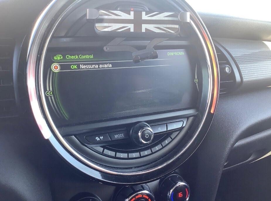 Mini 1.5 Cooper D Business XL 3pt km veri