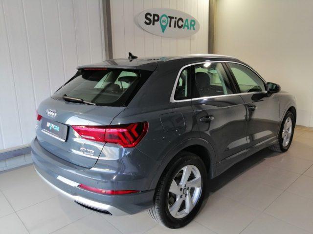 AUDI Q3 40 TDI quattro S tronic Business