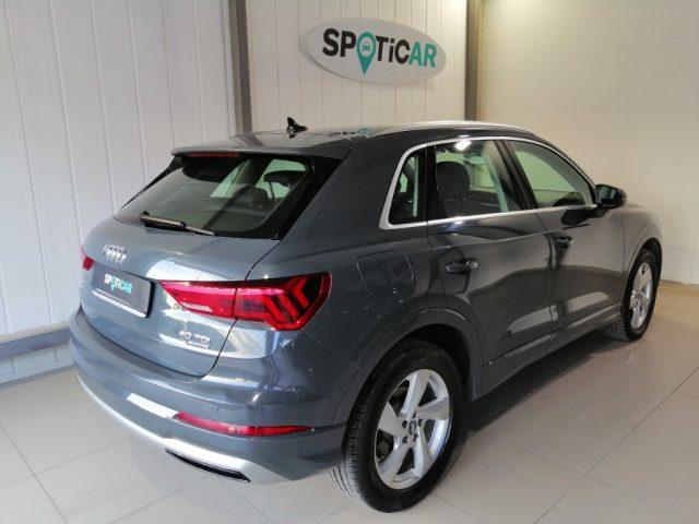 AUDI Q3 40 TDI quattro S tronic Business