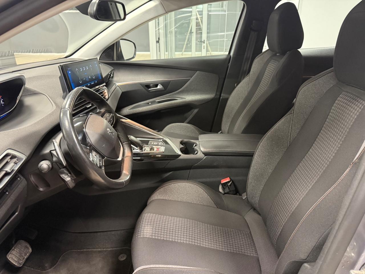 Peugeot 3008 BlueHDi 130 S&S EAT8 Active Business