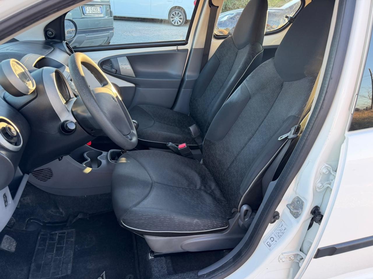 Peugeot 107 1.0 Benzina-Neopatentati- C1