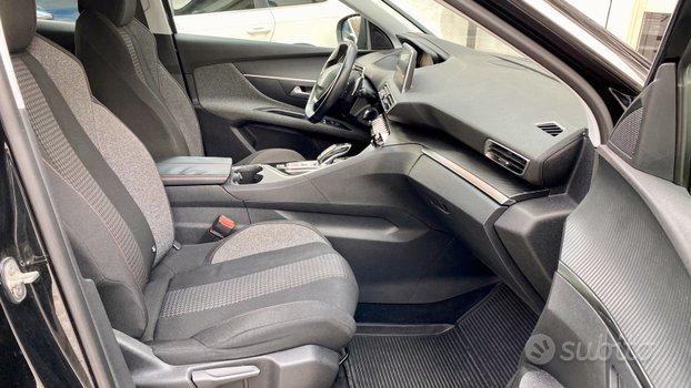 PEUGEOT 3008 1.6 HDI 120cv Aut