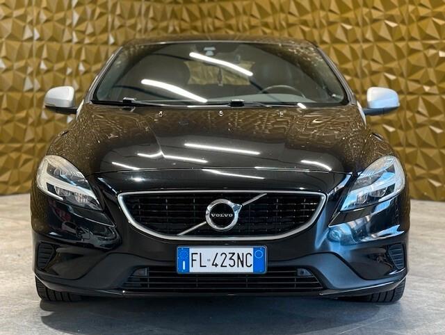 Volvo V40 D2 R-design