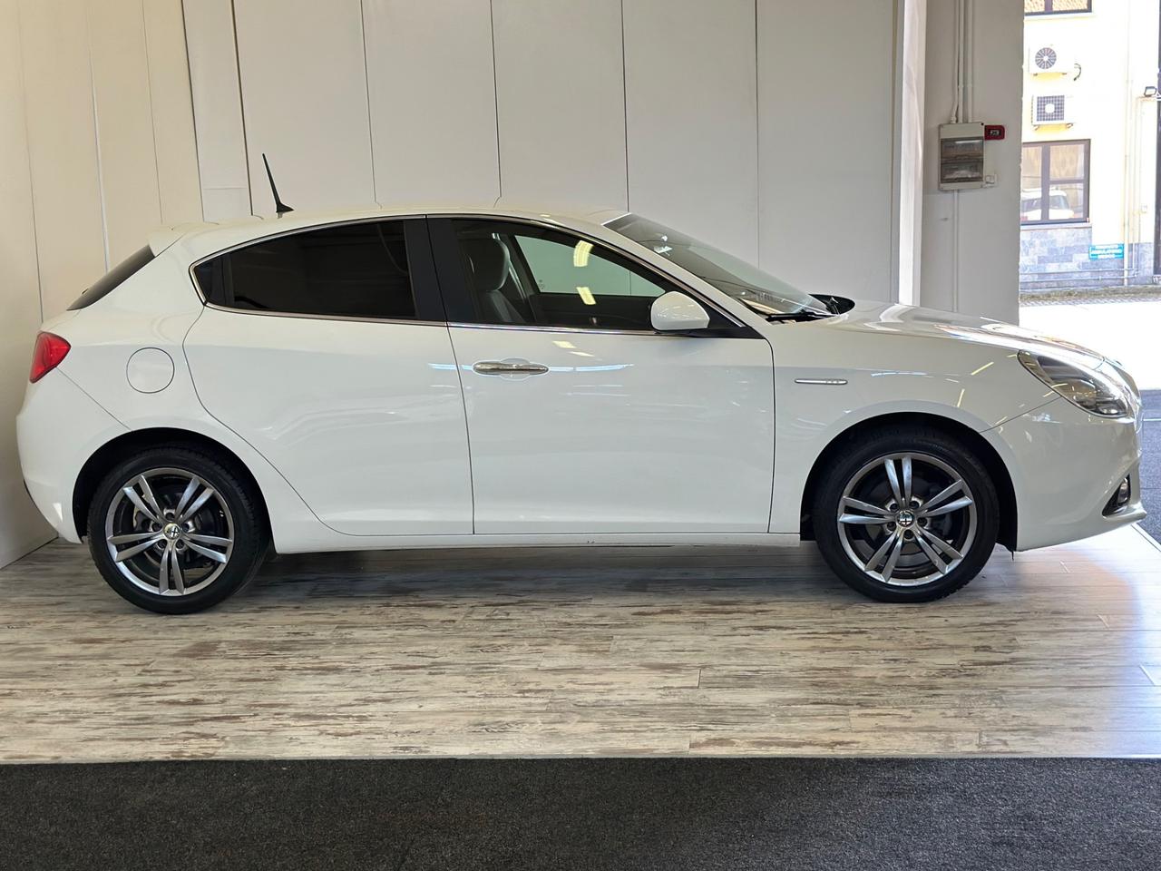 Alfa Romeo Giulietta 1.6 JTDm-2 105 CV Exclusive Ok Neopatentati