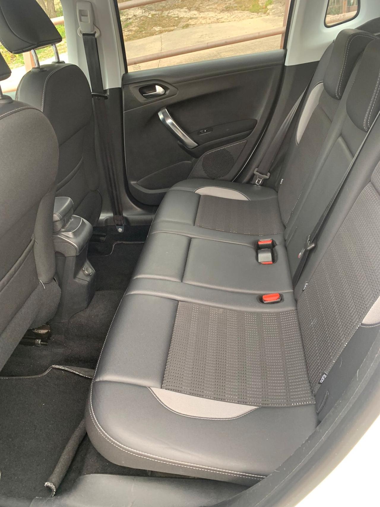 Peugeot 2008 BlueHDi 120 S&S Allure