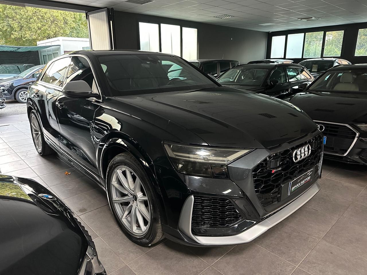 Audi Q8 RS TFSI V8 quattro tiptronic
