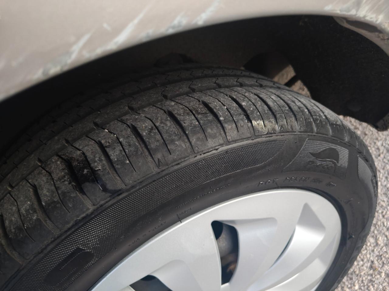 Lancia Ypsilon 1.3 MJT 75 CV Oro