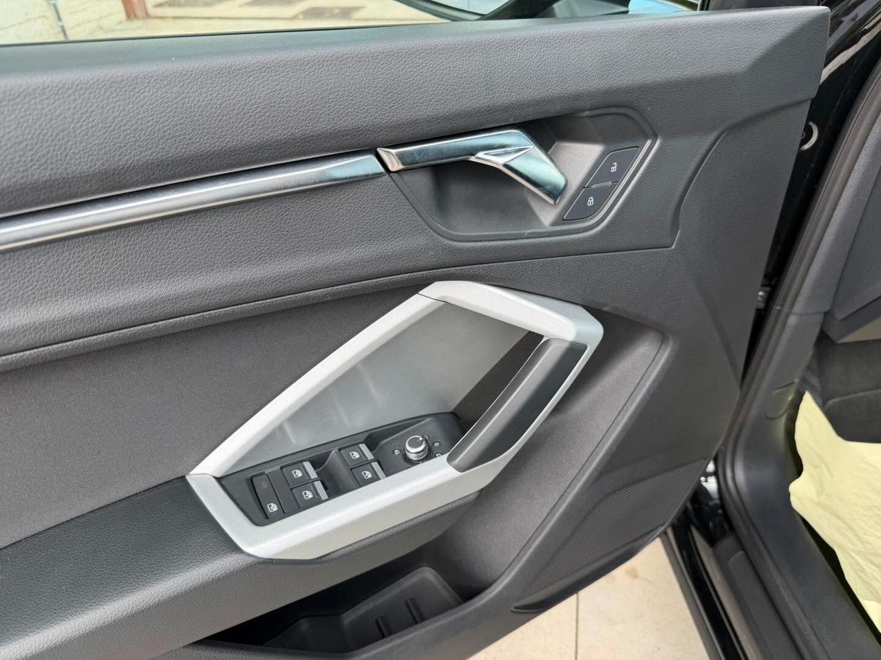 Audi Q3 35 ( 2.0 Tdi ) 150CV -LED-NAVI-CARPLAY