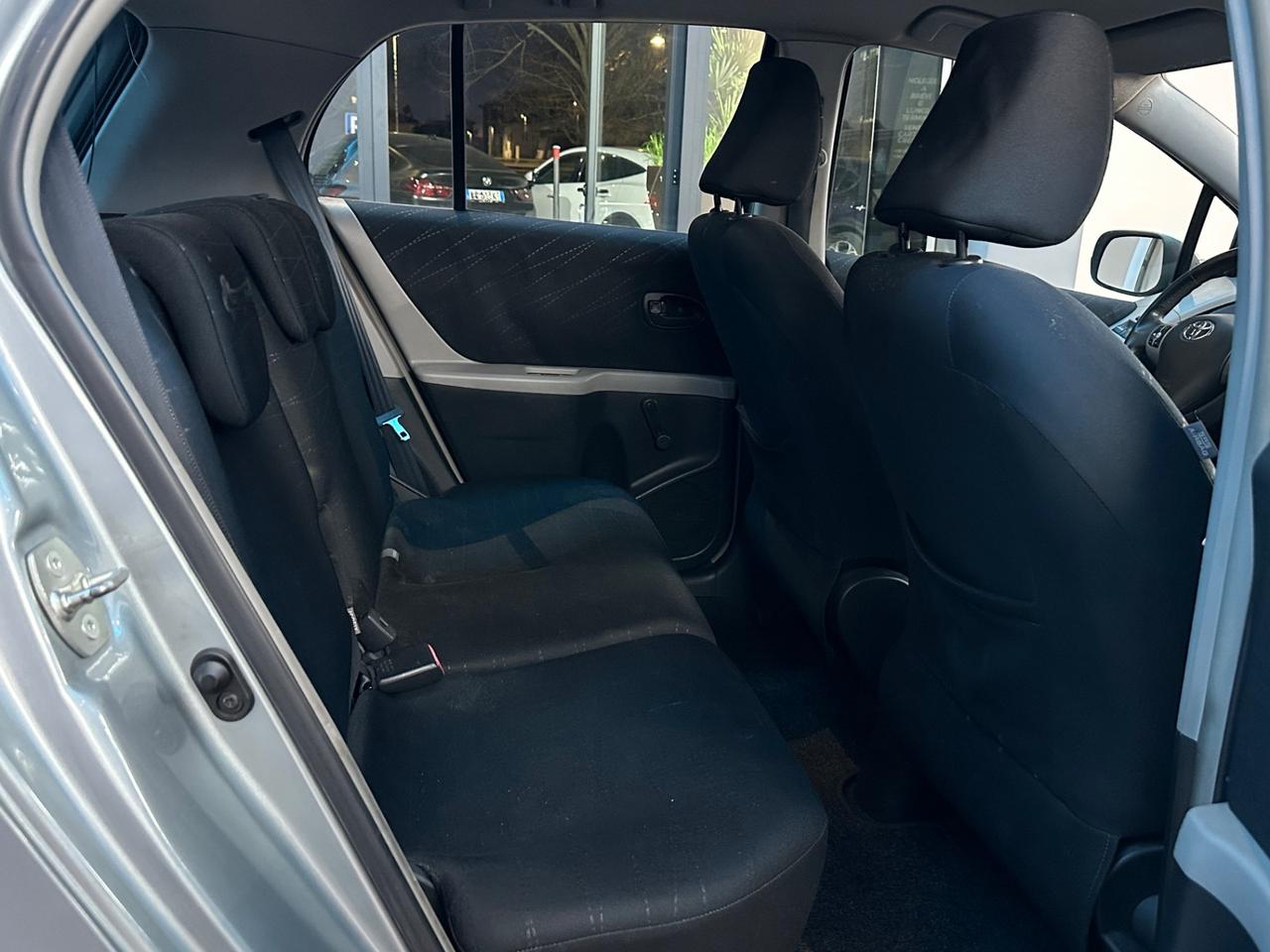 Toyota Yaris 1.0 5 porte Sol