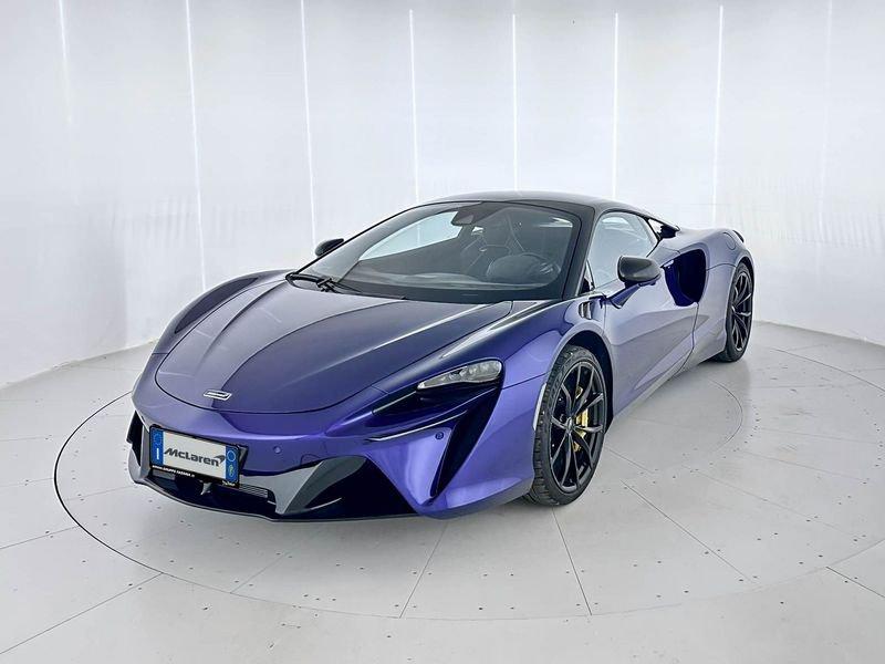 McLaren Artura Artura Performance - McLaren Milano