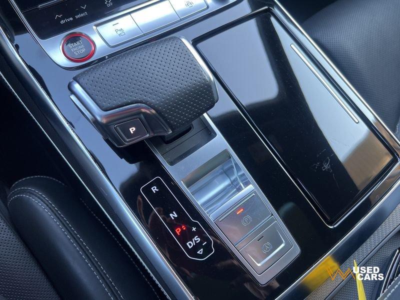 Audi Q8 RS TFSI V8 quattro tiptronic