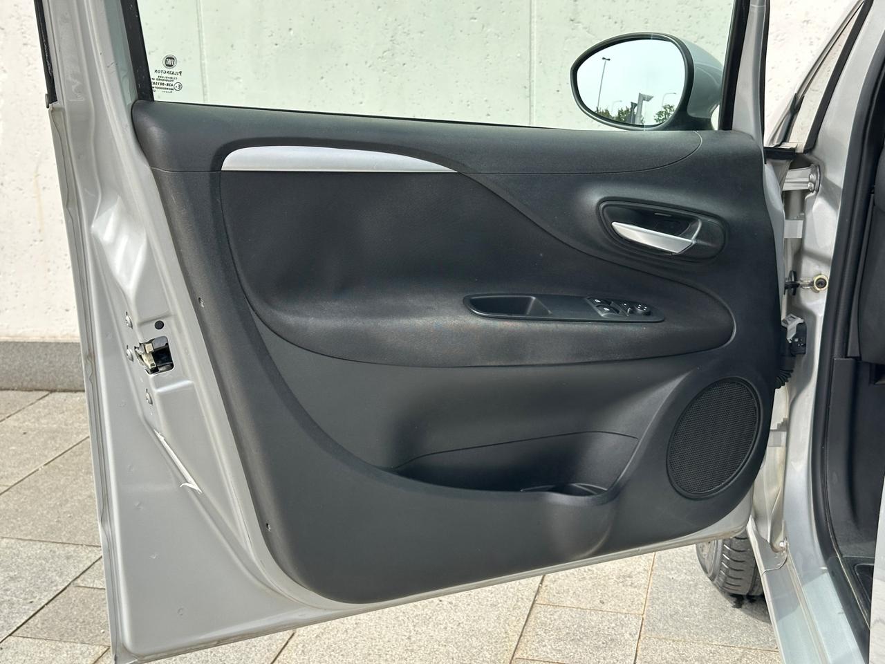 Fiat Punto 1.3 MJT II 75 CV 5 p Neopatentati
