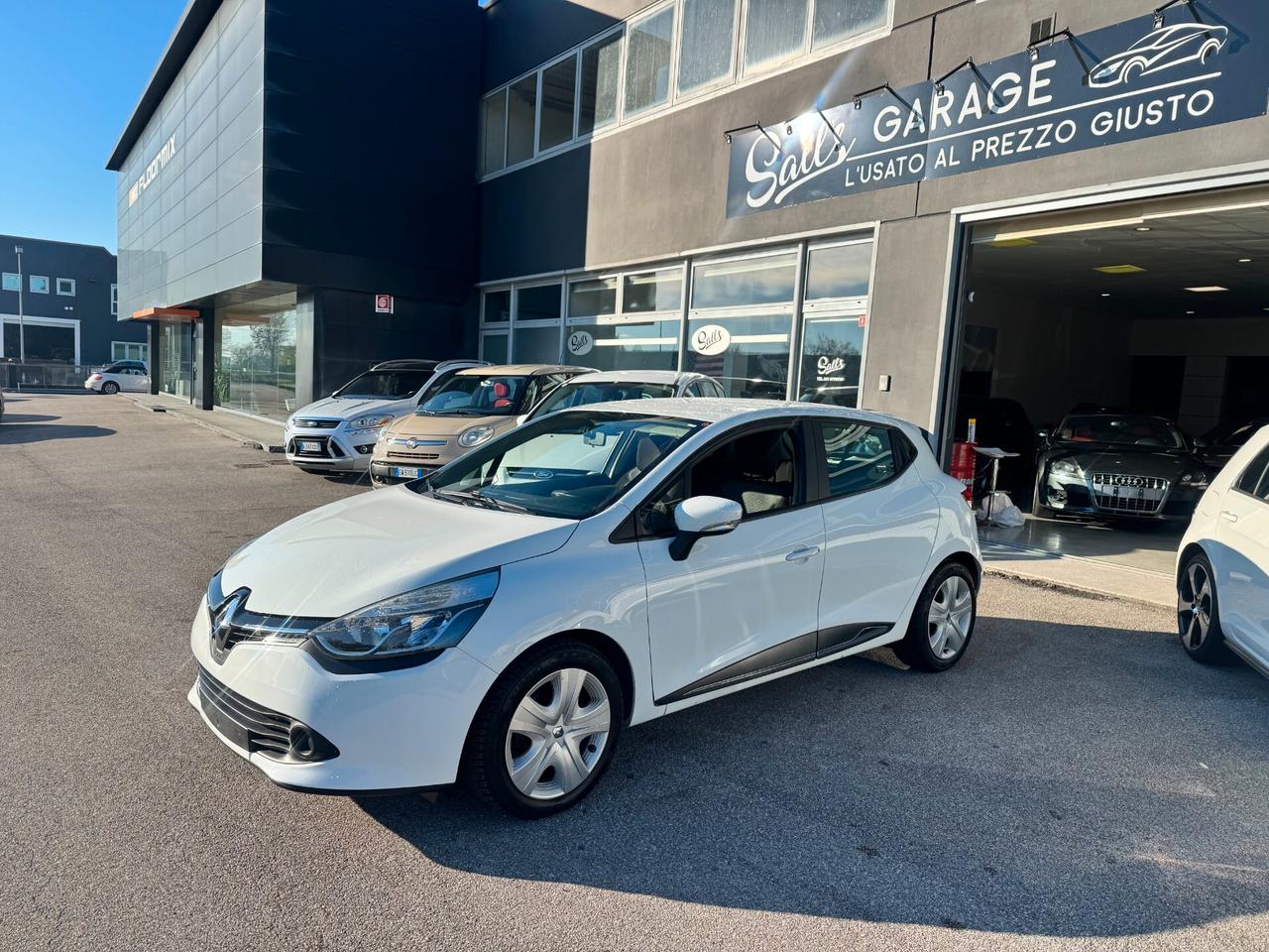 Renault Clio 1.2 75CV 5 porte NEOPATENTATI