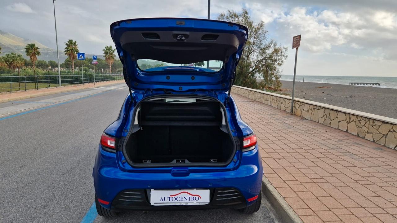 Renault Clio dCi 8V 90 CV EDC 5 porte Moschino Intens