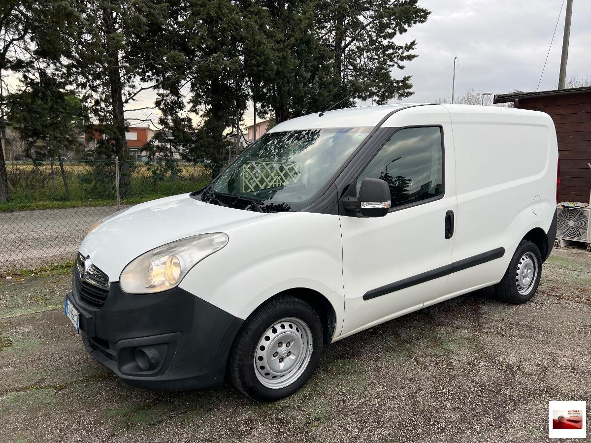 OPEL - Combo Tour - CDTi 90CV PC-TA Cosmo