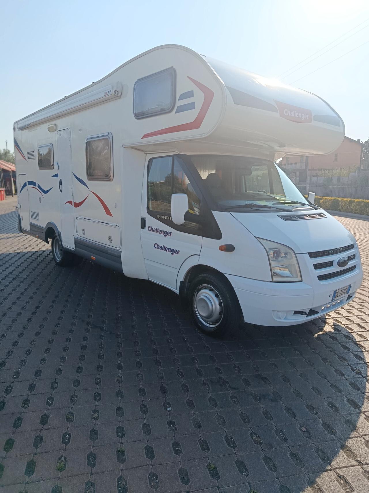 Challenger Genius49 7 posti letto