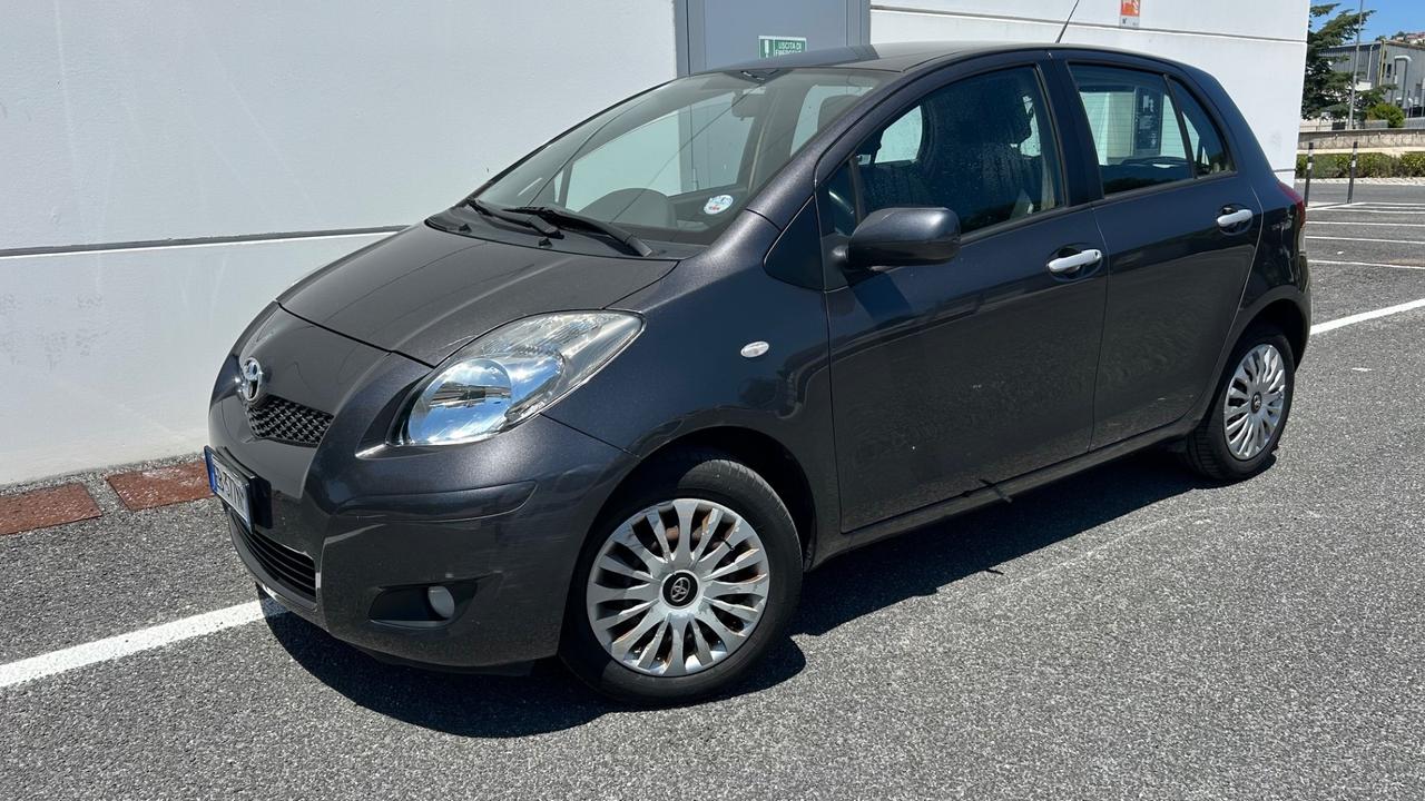 TOYOTA YARIS 1.0 5 P sol.