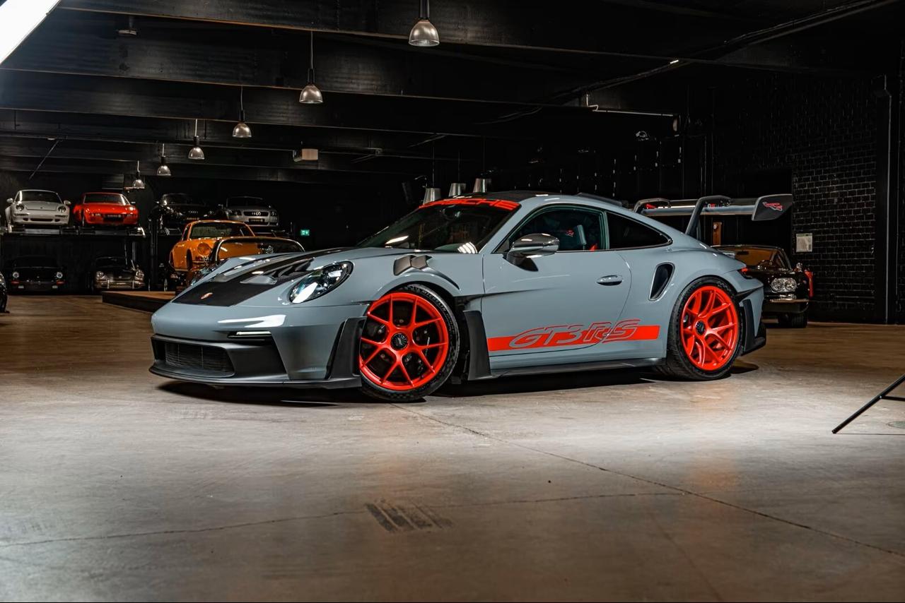 Porsche 911 GT3 RS Weissach