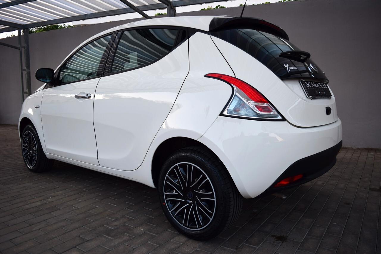 Lancia Ypsilon 1.0 Firefly Hybrid 70 cv Gold