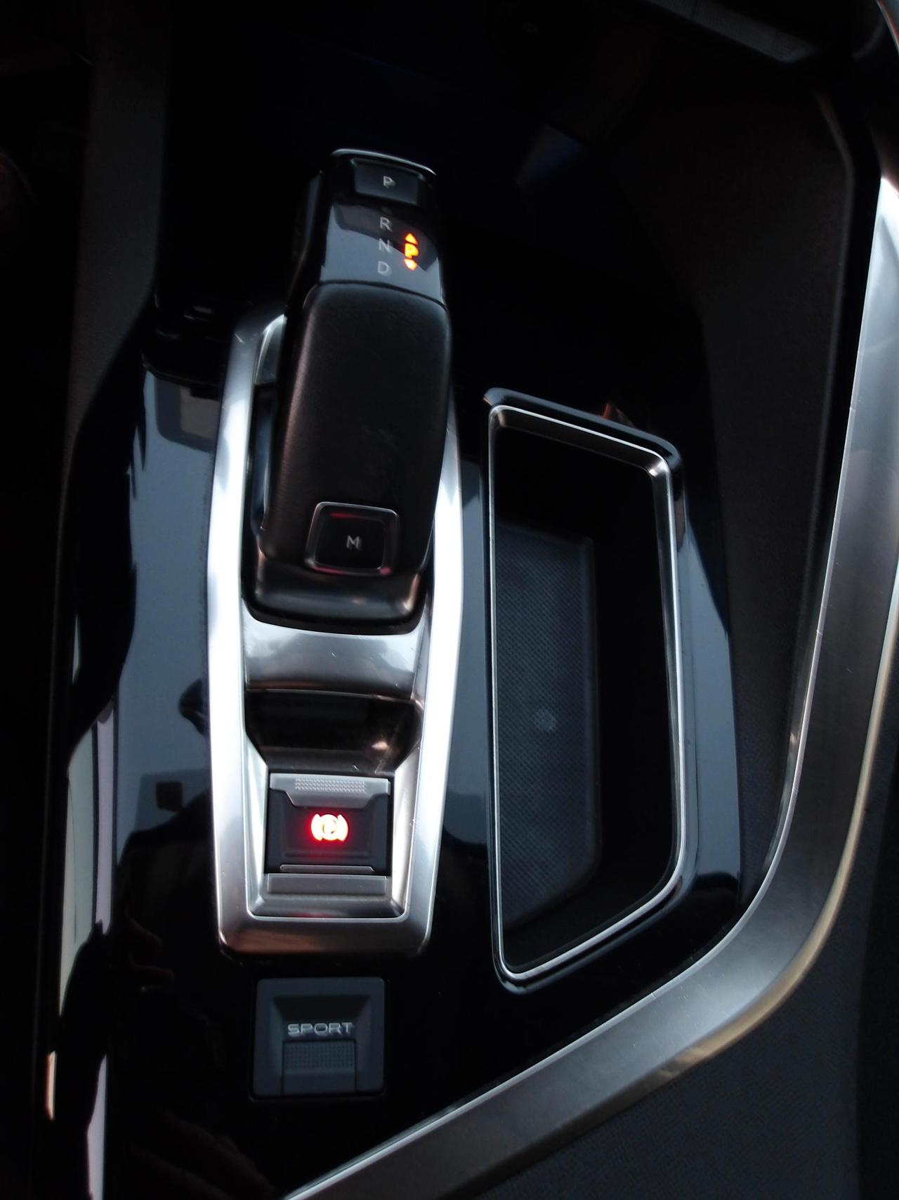 Peugeot 3008 3008 1.5 bluehdi Business s&s 130cv eat8